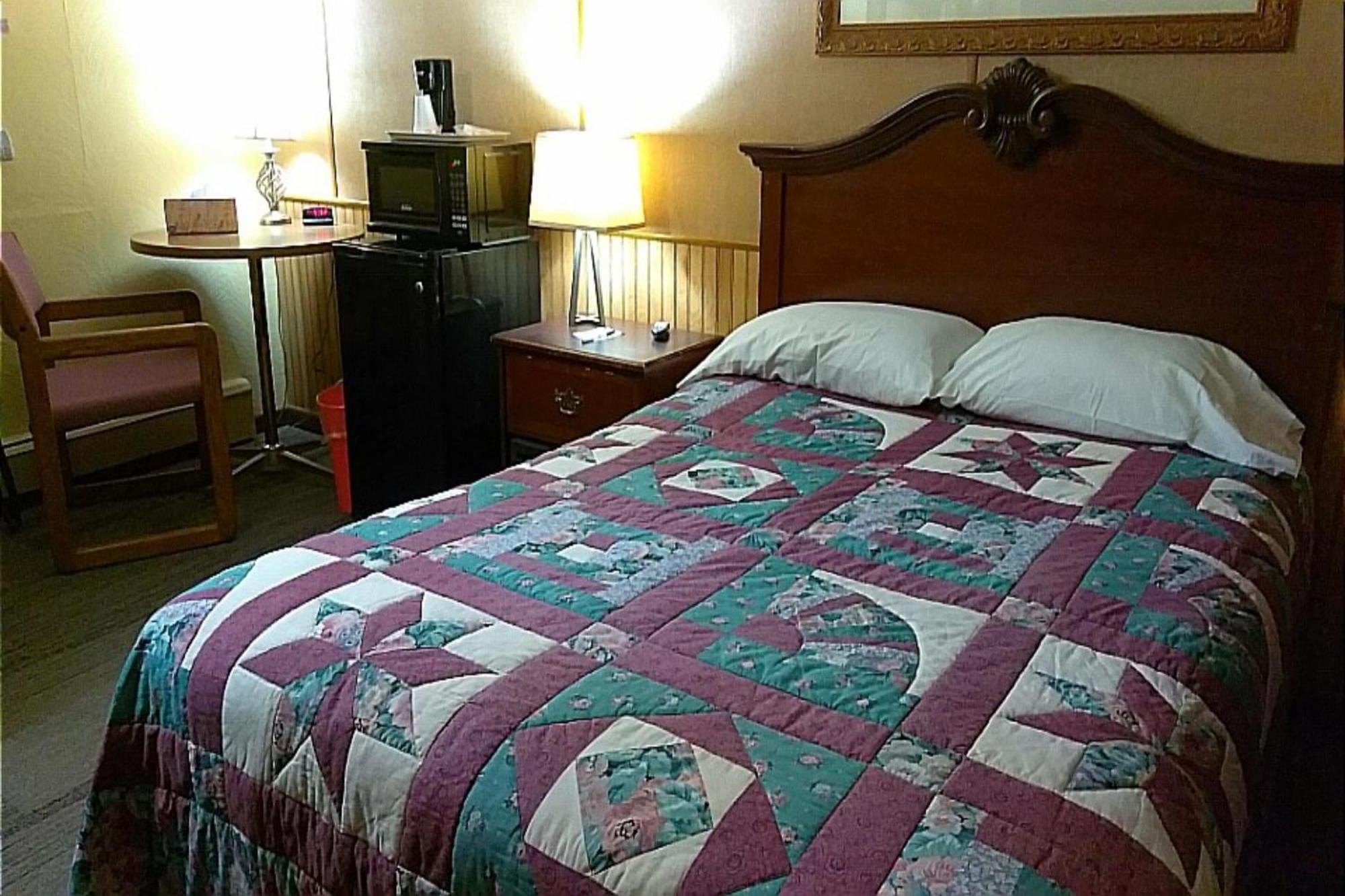 Colonial Inn Extended Stay By Oyo New Ulm Buitenkant foto